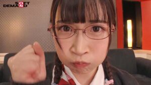 美園和花ちゃんの、精液大量ごっくん初チャレンジ。ティッシュを横においてごらんください